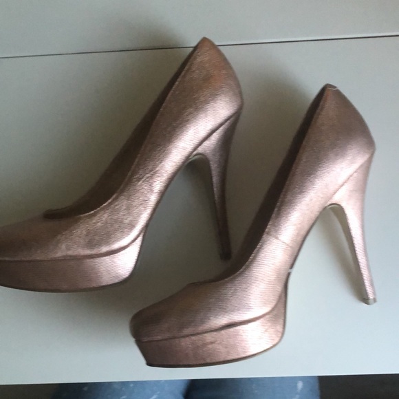 Rose Gold Enzo Angiolini pumps - Picture 4 of 7
